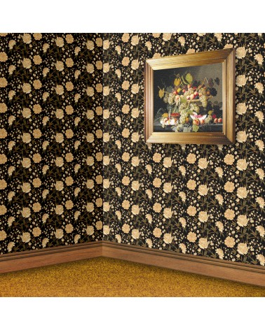 127. Victorian Floral Gold Black Wallpaper
